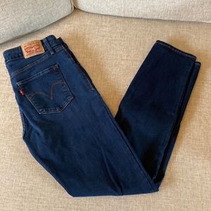 Levi’s classic mid-rise skinny jeans